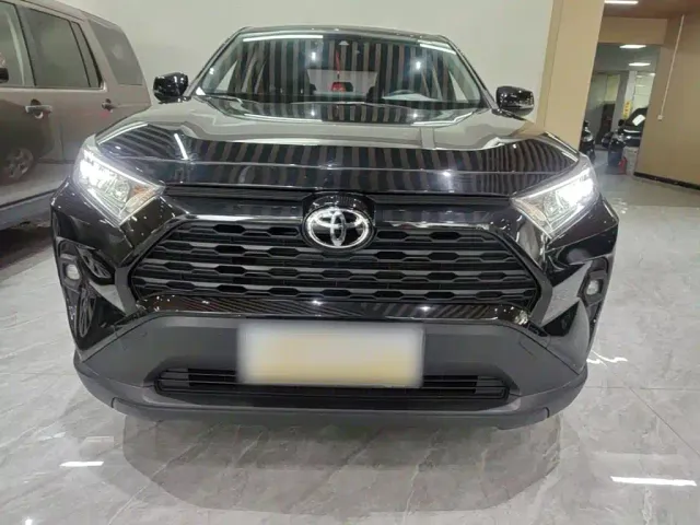 Toyota RAV4 — Фото автомобиля 2