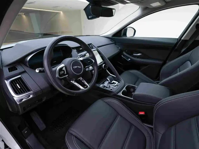 Jaguar E-PACE — Фото автомобиля 12