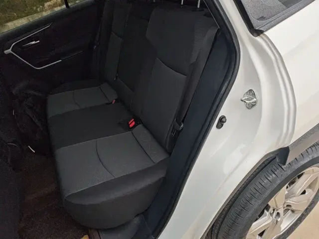 Toyota RAV4 — Фото автомобиля 16