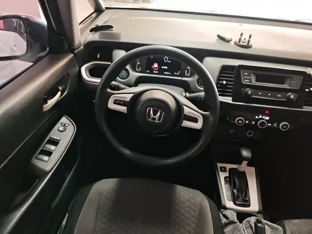 Honda Fit — Фото автомобиля 6