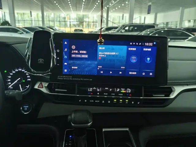 Toyota Granvia — Фото автомобиля 11