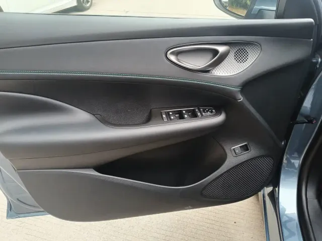BYD Seal 05 DM-i — Фото автомобиля 11
