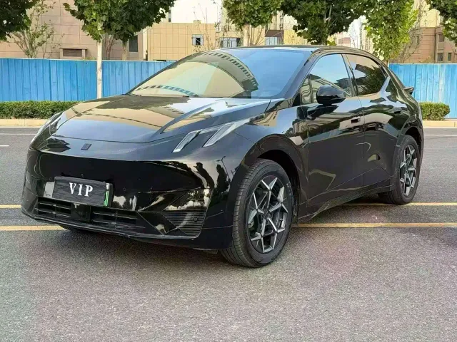 Фотография автомобиля — Lynk & Co Z20