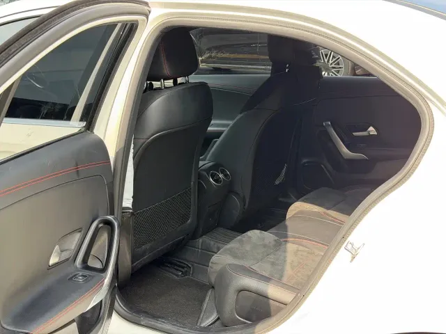 Mercedes-Benz A-Class — Фото автомобиля 12
