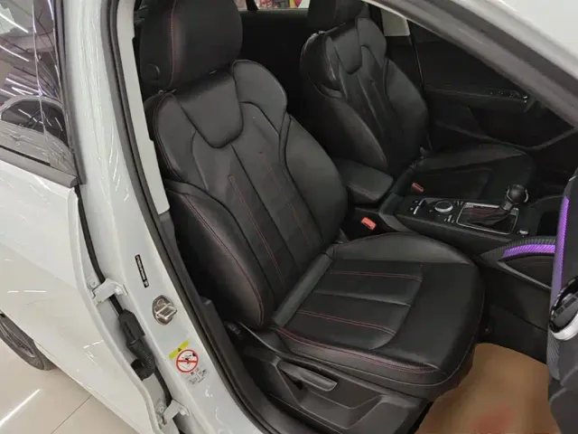 Audi Q2L — Фото автомобиля 24