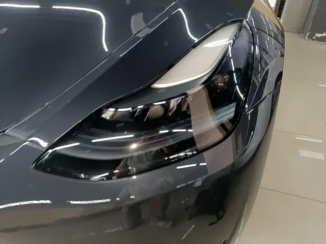 Tesla Model Y — Фото автомобиля 23