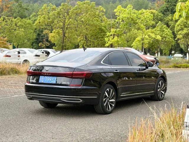 Volkswagen Passat — Фото автомобиля 4