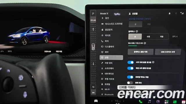 Tesla Model X — Фото автомобиля 12