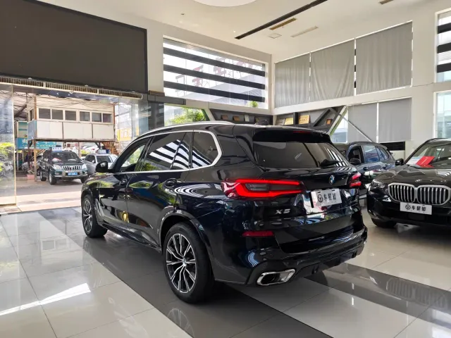 BMW X5 — Фото автомобиля 4
