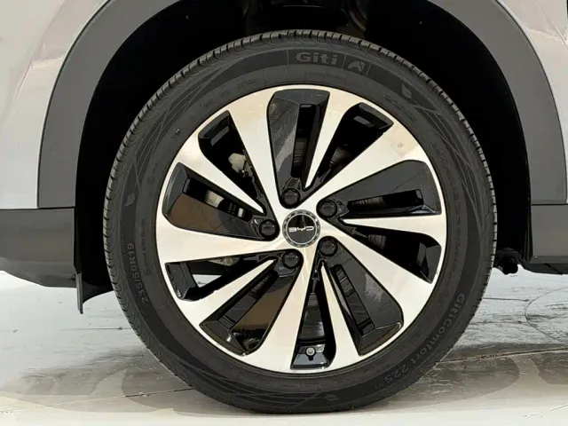 BYD Song PLUS — Фото автомобиля 6