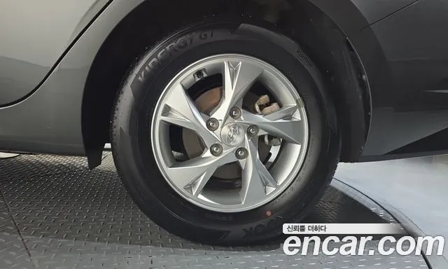 Hyundai Avante CN7 — Фото автомобиля 6