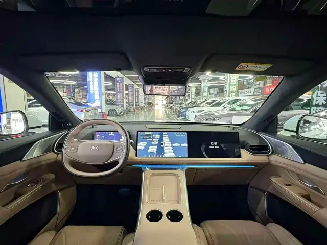 Xpeng G9 — Фото автомобиля 11