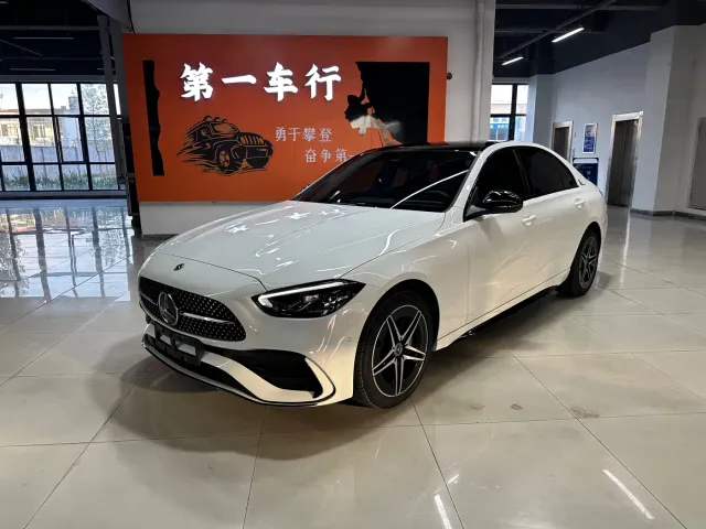 Фотография автомобиля — Mercedes-Benz C-Class