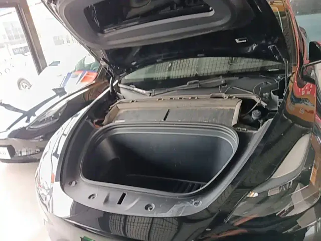 Tesla Model Y — Фото автомобиля 19