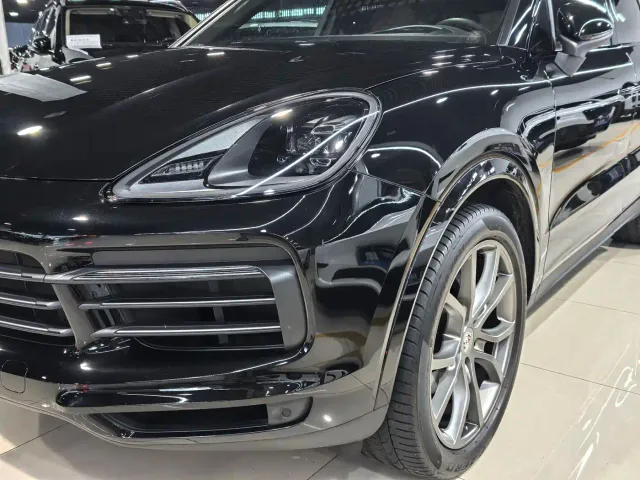 Porsche Cayenne — Фото автомобиля 3