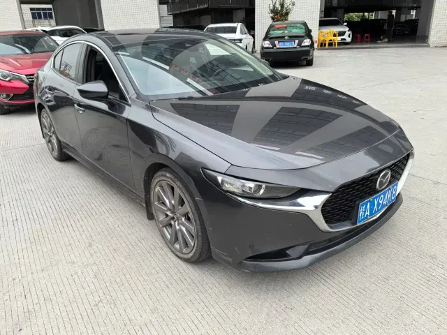 Mazda Axela — Фото автомобиля 3