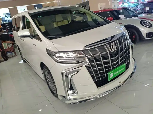 Toyota Alphard — Фото автомобиля 3