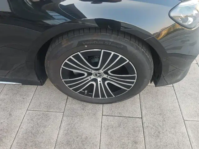 Mercedes-Benz E-Class — Фото автомобиля 6