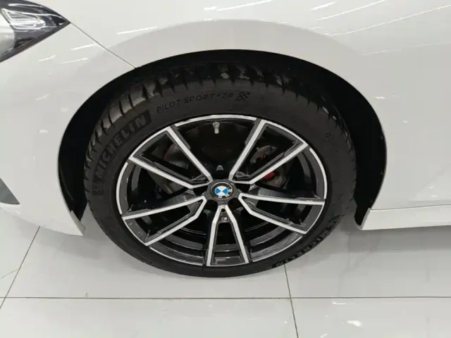 BMW 3 Series — Фото автомобиля 22