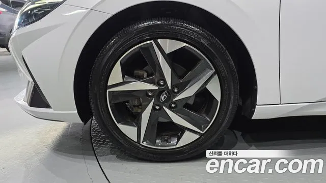 Hyundai Avante CN7 — Фото автомобиля 5