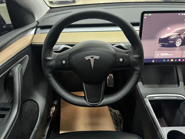 Tesla Model Y — Фото автомобиля 7