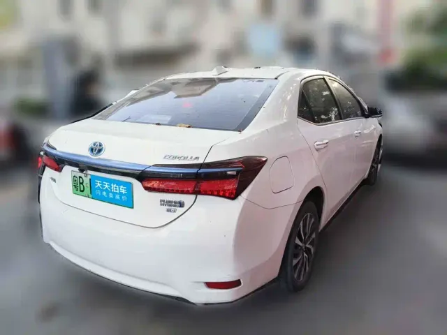 Toyota Corolla Twin Engine E+ — Фото автомобиля 2