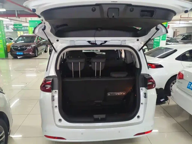 GAC Trumpchi M6 — Фото автомобиля 18