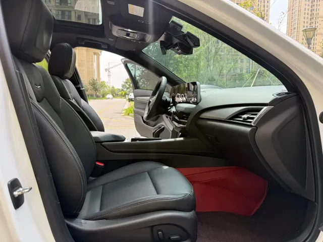 Cadillac CT5 — Фото автомобиля 9