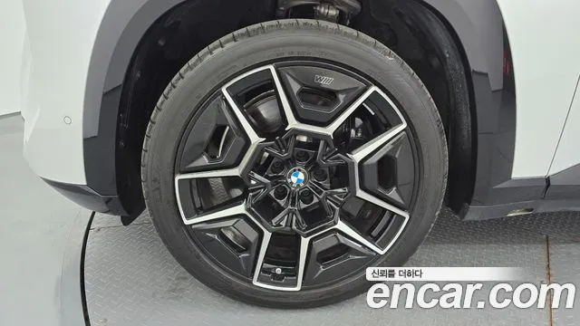 BMW XM — Фото автомобиля 4
