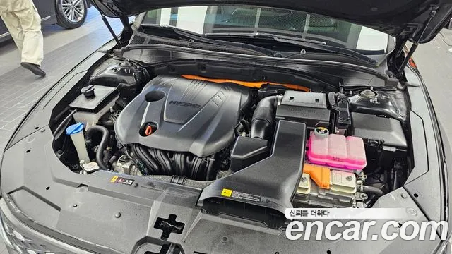 Hyundai Grandeur (New) Hybrid — Фото автомобиля 9