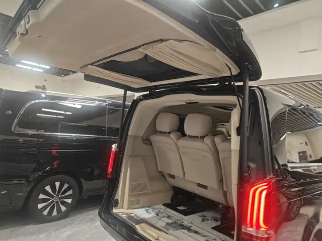 Mercedes-Benz V-Class — Фото автомобиля 14