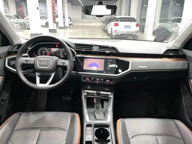 Audi Q3 — Фото автомобиля 9