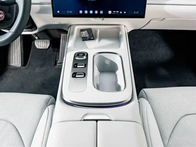 Xiaomi SU7 — Фото автомобиля 13