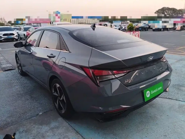Hyundai Elantra — Фото автомобиля 4
