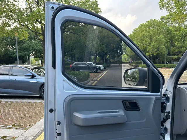 Wuling Yangguang — Фото автомобиля 12