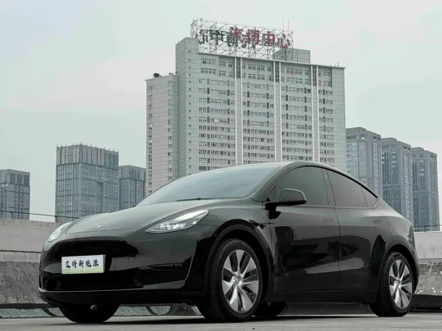 Фотография автомобиля — Tesla Model Y