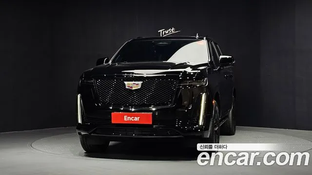 Cadillac Escalade 5th Gen — Фото автомобиля 3