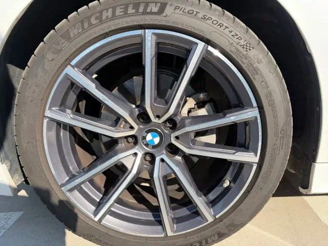 BMW 3 Series — Фото автомобиля 13