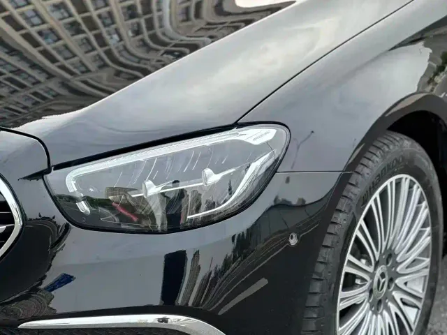 Mercedes-Benz E-Class — Фото автомобиля 4