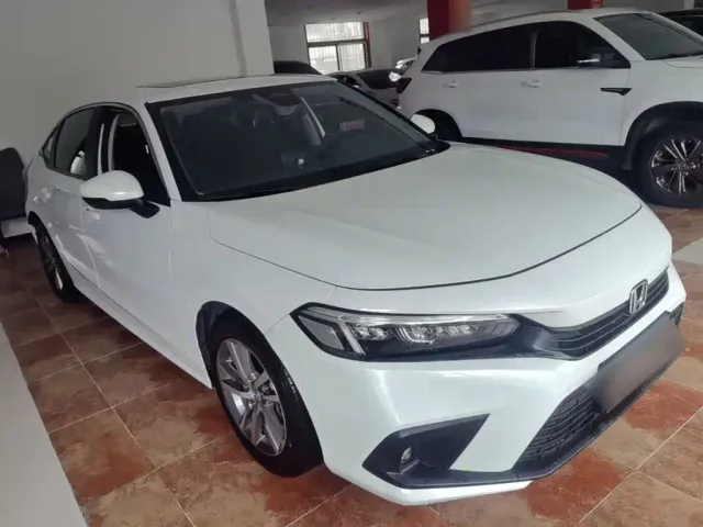 Honda Civic — Фото автомобиля 3