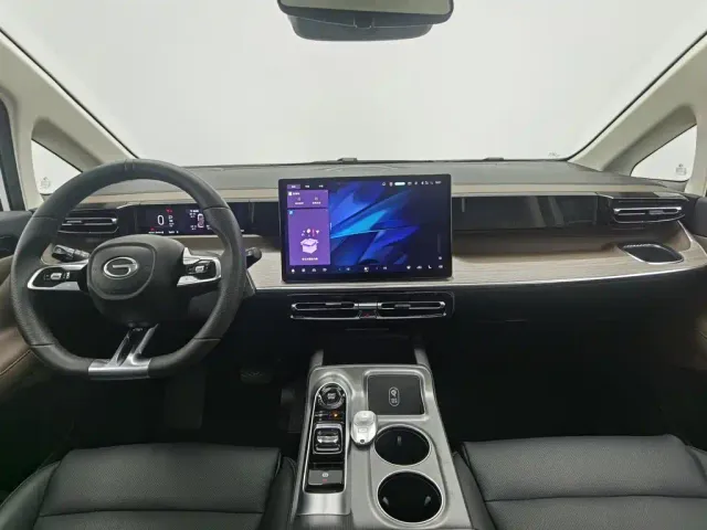 GAC Trumpchi E8 — Фото автомобиля 5