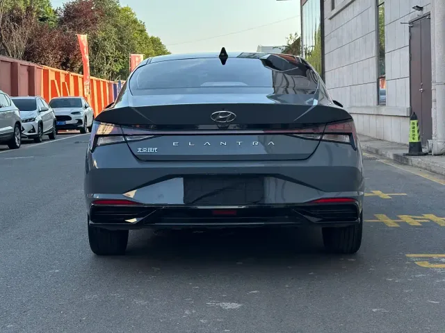 Hyundai Elantra — Фото автомобиля 6
