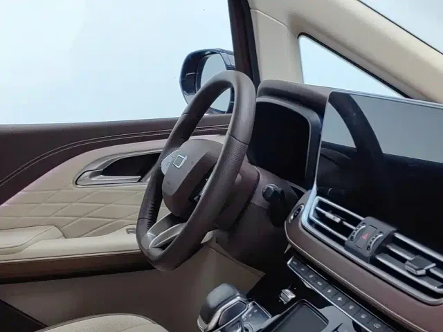 Bestune Besturn M9 — Фото автомобиля 22