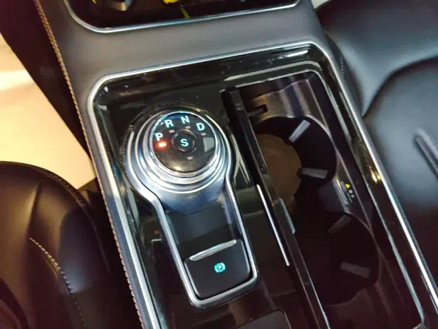 Ford Edge — Фото автомобиля 13