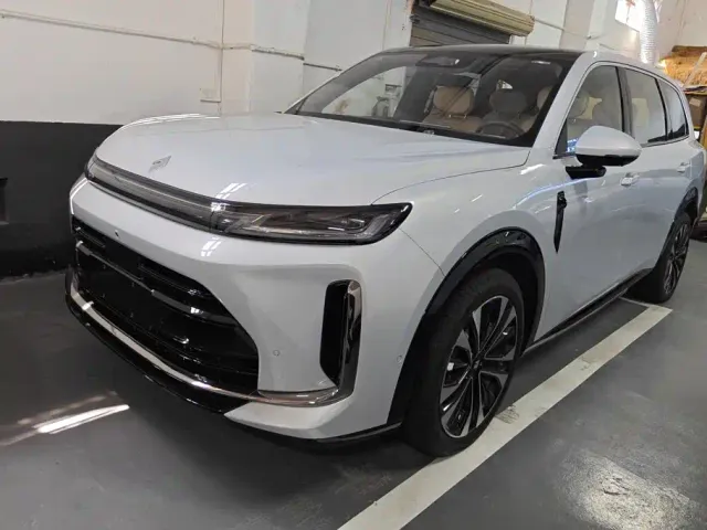 Фотография автомобиля — Huajing Baojun S