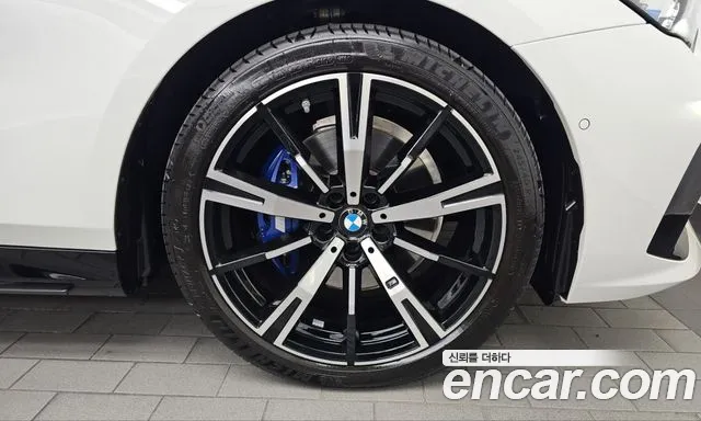 BMW 5 Series — Фото автомобиля 6