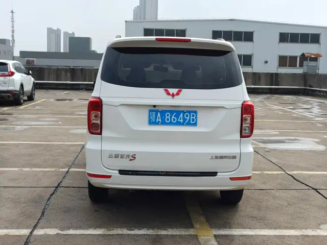 Wuling Hongguang — Фото автомобиля 5