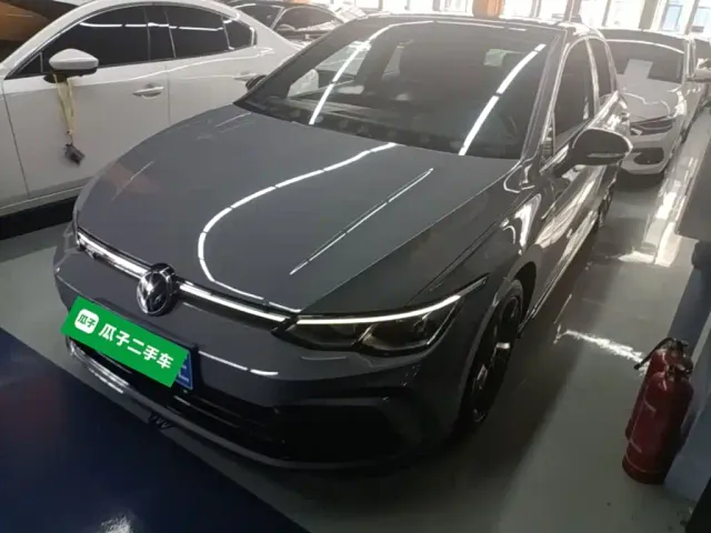Фотография автомобиля — Volkswagen Golf