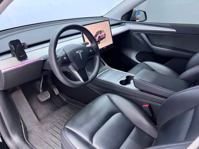 Tesla Model Y — Фото автомобиля 7
