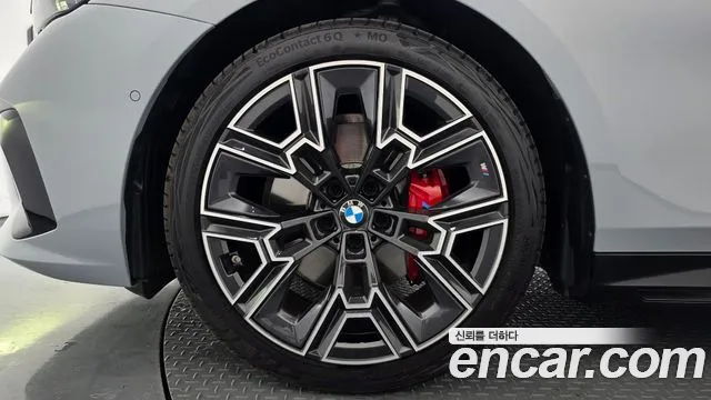 BMW 5 Series — Фото автомобиля 5